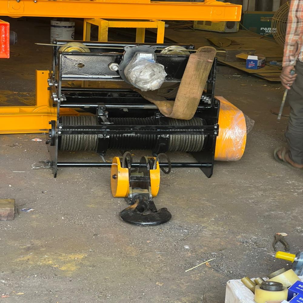 Wire Rope Hoist - Capacity: 0.5 - 60 Ton/day