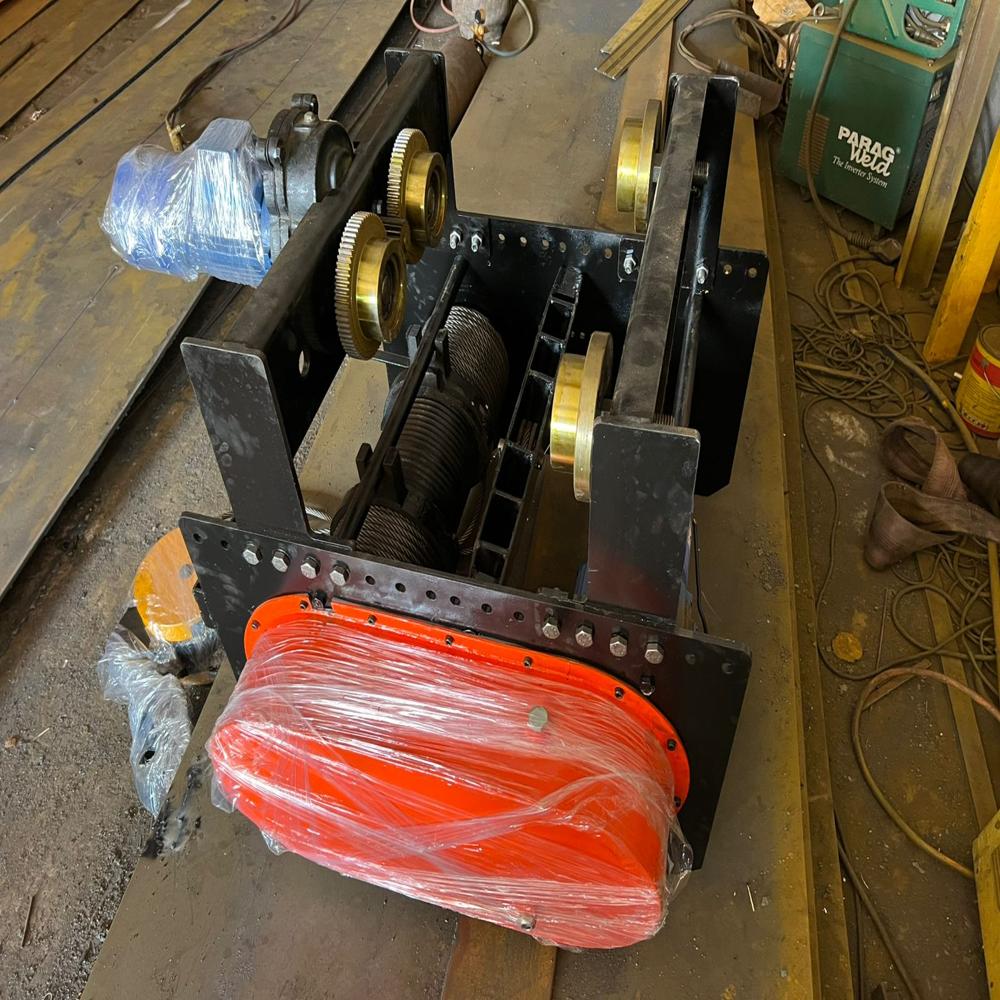 Wire Rope Hoist - Capacity: 0.5 - 60 Ton/day