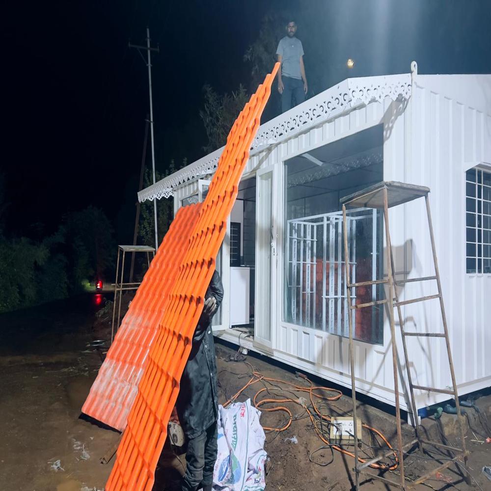 Portable Farmhouse - Color: Multicolor