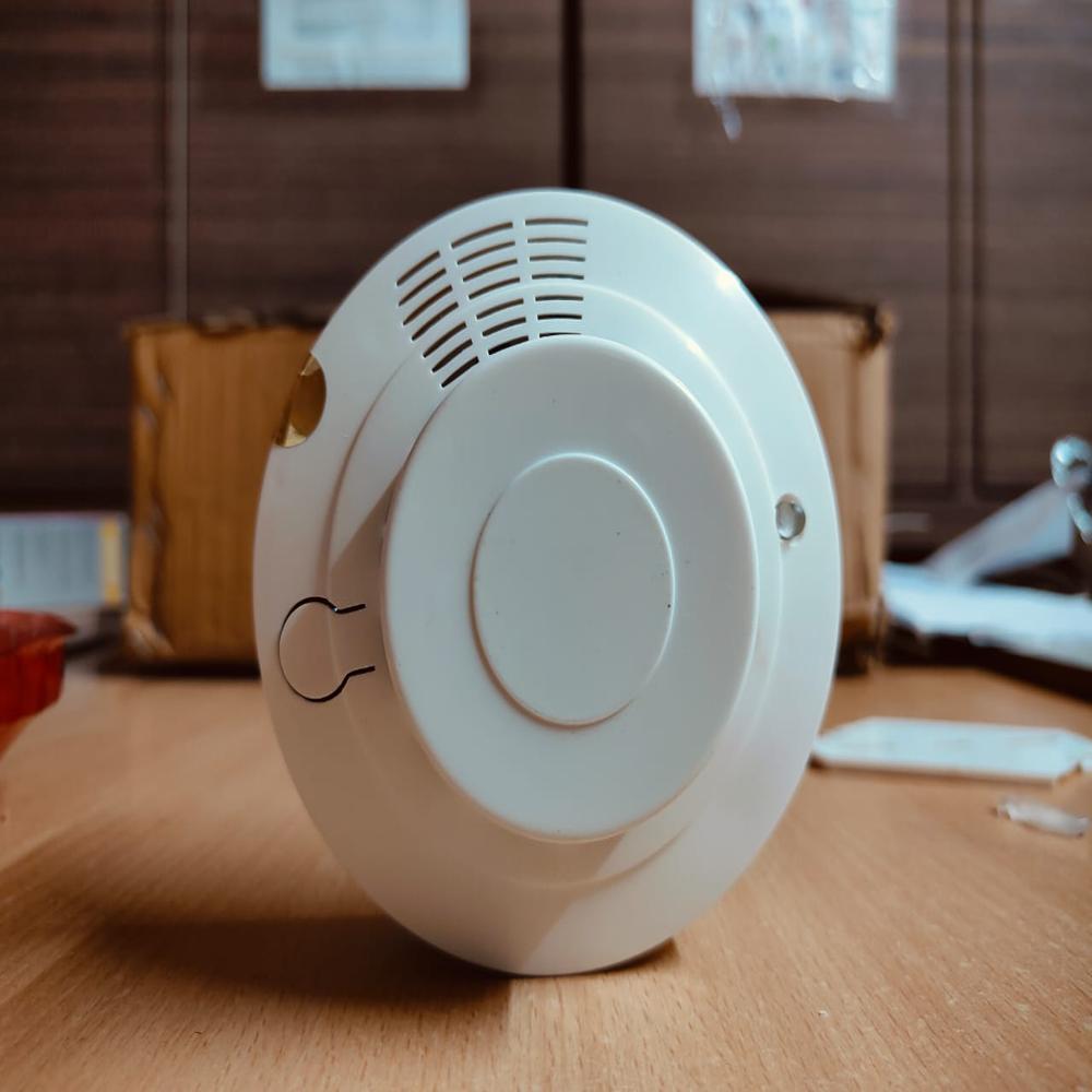Battery Smoke Detector - Color: White