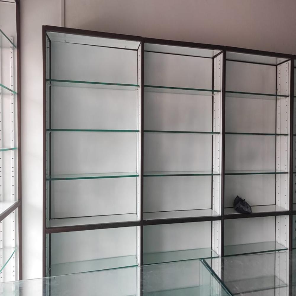 Electronic Display Racks - Capacity: 50-100 Kg Per Shelf Kg/day