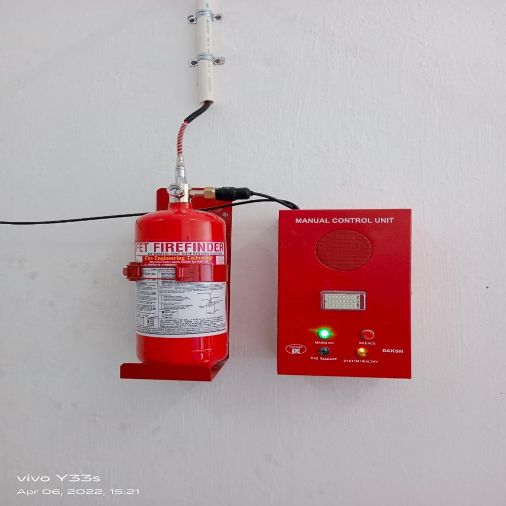 Co2 Gas Flooding System - Carbon Steel Material, Red Color | Automatic Fire Fighting Solution For Engine Rooms And Boiler Rooms