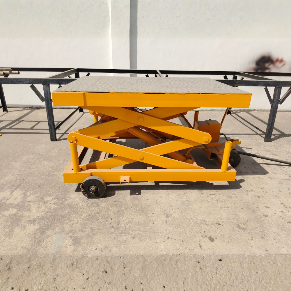 SCISSOR LIFT  FORT VEHICLES