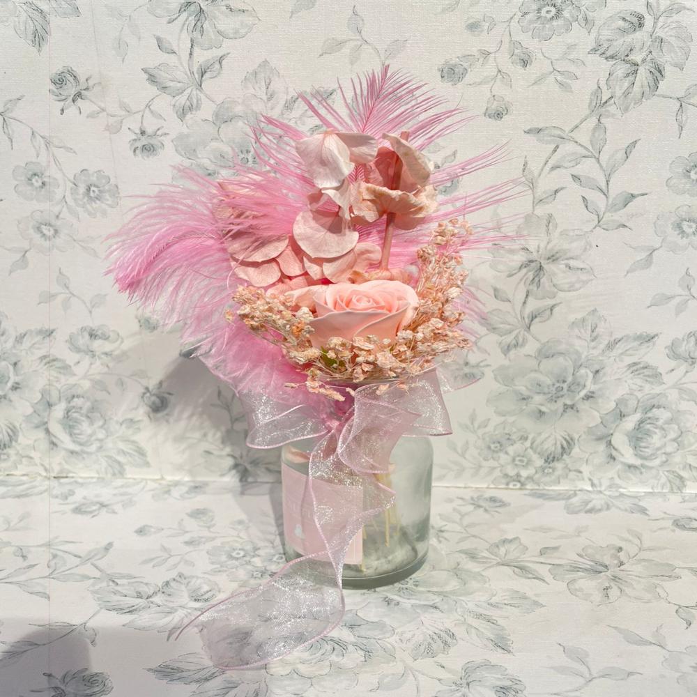 Pale pink dried flower, small bouquet
