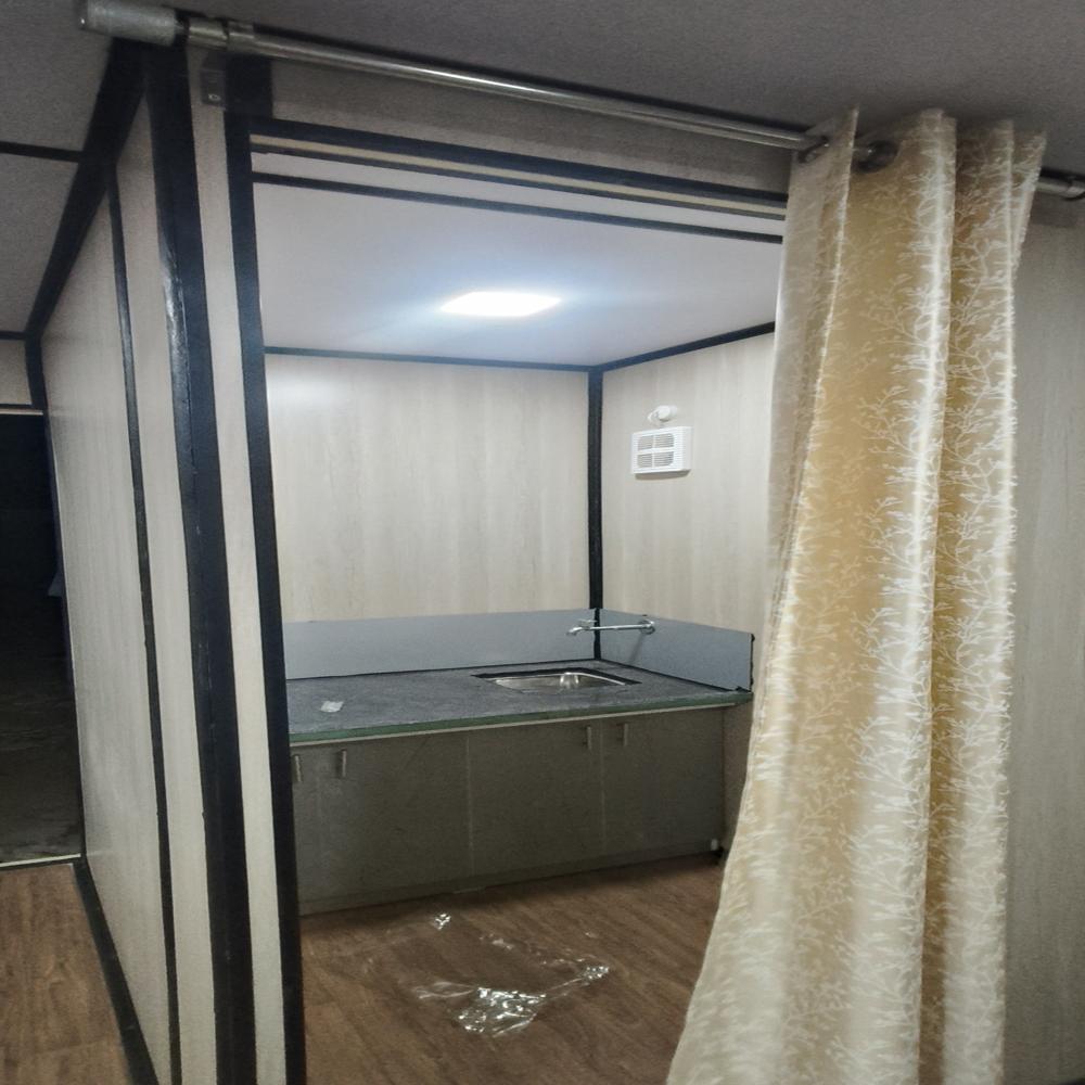 Portable Cabin - Color: Brown