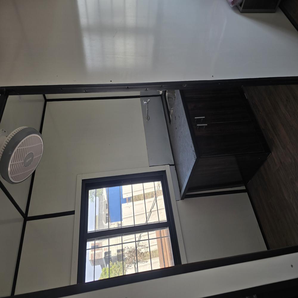 Gi Mobile Container Cabin - Color: White & Orange