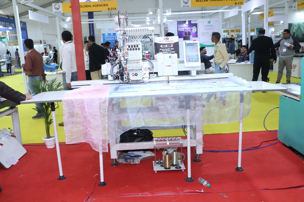 Rt-90901-550-1200 Single Head Mixed Chenille Embroidery Machine