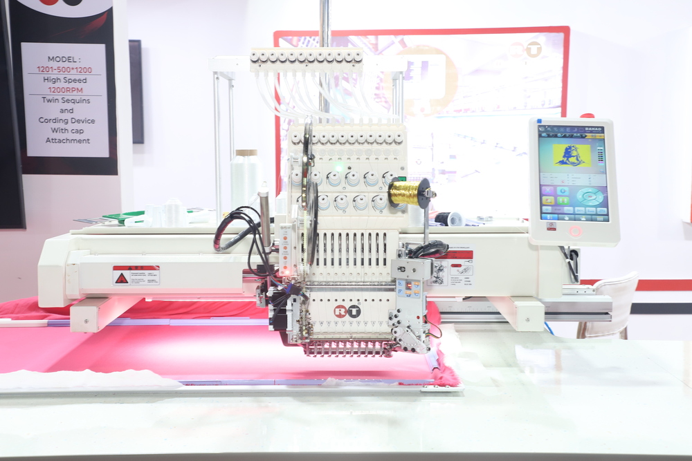 Rt-2048 Single Head Embroidery Machine With Twin Sequins And cording