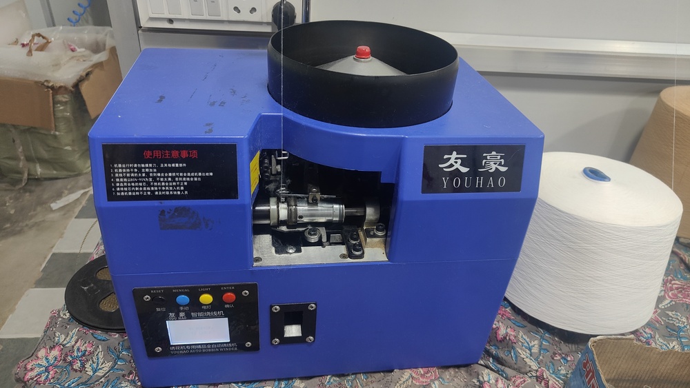 Bobbin Winder - Operate Method: Electric