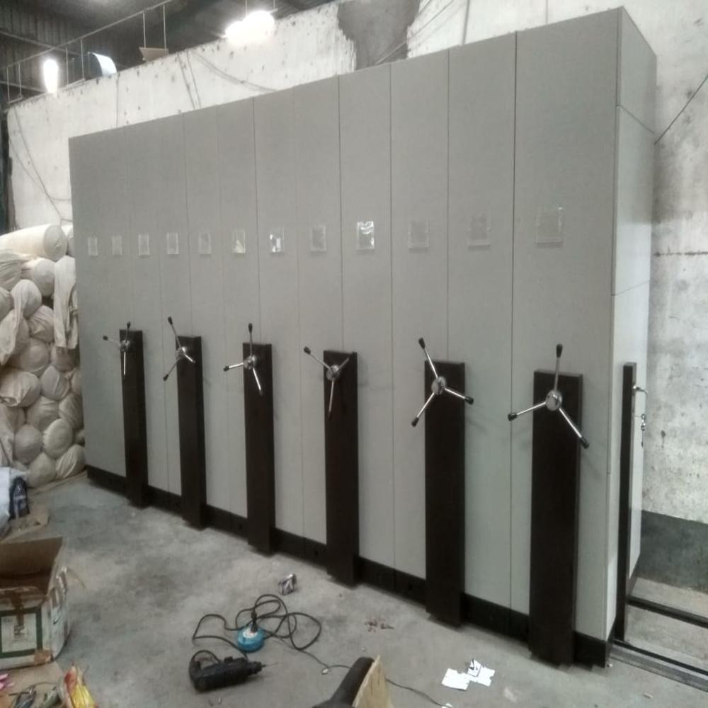 ग्रे मोबाइल कॉम्पैक्टर स्टोरेज सिस्टम