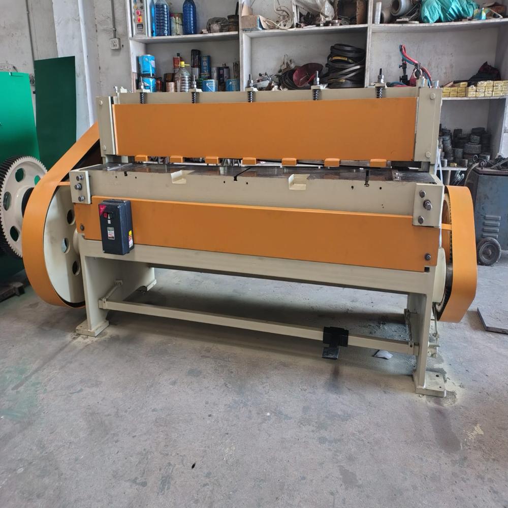 Mechanical Under Crank Shearing Machine - Mild Steel, 1200 Kilograms | Green Finish, 440 Volt Operation, 1-year Warranty, Heavy-duty Performance