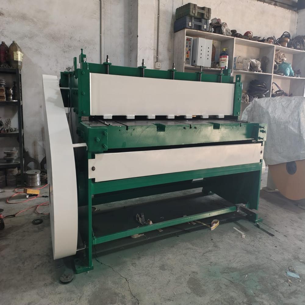 Mechanical Under Crank Shearing Machine - Mild Steel, 1200 Kilograms | Green Finish, 440 Volt Operation, 1-year Warranty, Heavy-duty Performance