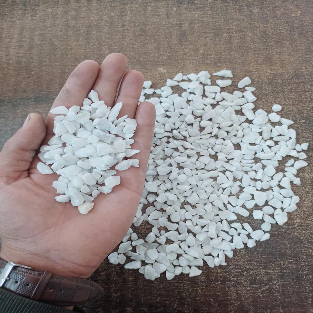 RED AGATE STONE CHIPS FOR FLOORING AND LANDSCAPING APPLICATION INTERIOR AND EXTERIOR USED