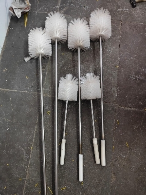 Cleaning brush