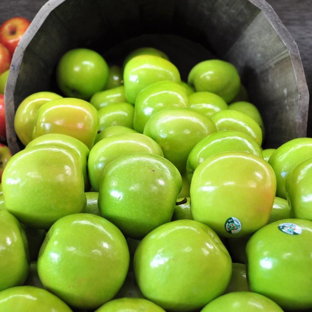 Fresh Golden Smith Apple