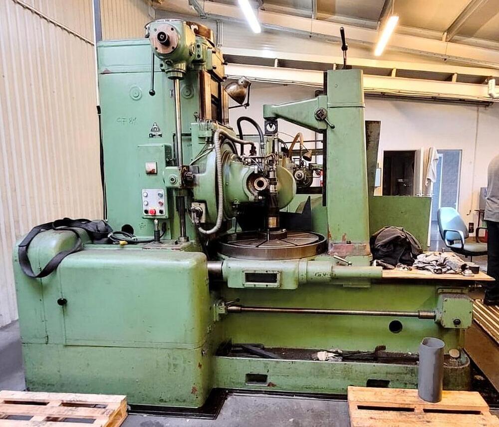 Tooth Hobbing Machine Tos Fo10 Gear Hobbing Machine - Color: Green at Best Price in Navi ...