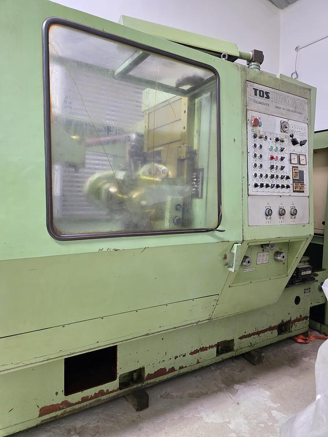 TOS OFA 71 A Gear Hobbing Machine