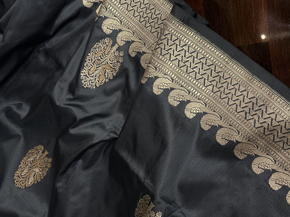 Pure Katan Silk Saree With Tilfi Floral pattern