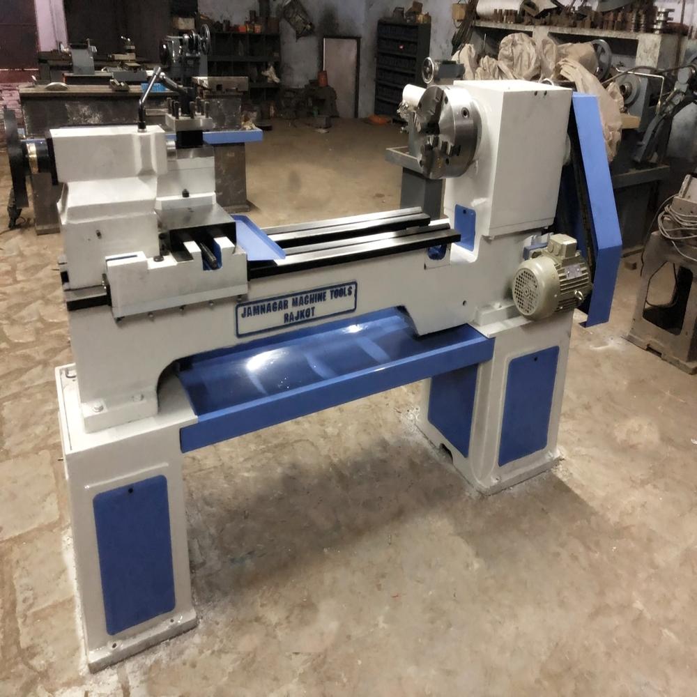 Medium Duty Gear Head Lathe Machine