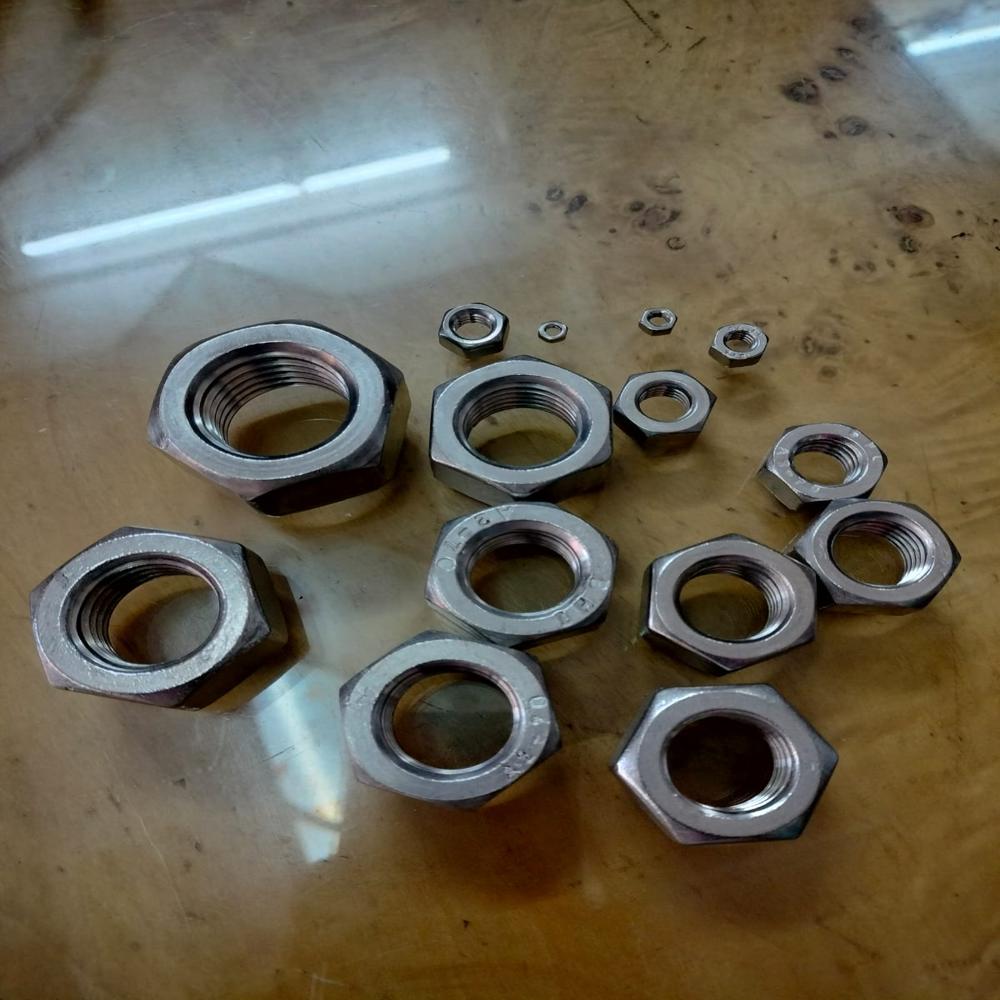Ss Nuts - Color: Silver
