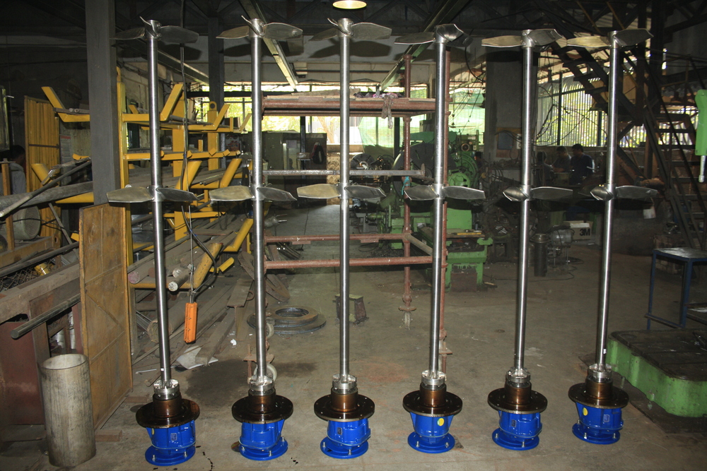 Multi Ple Agitators With Hydrofoil Impellers