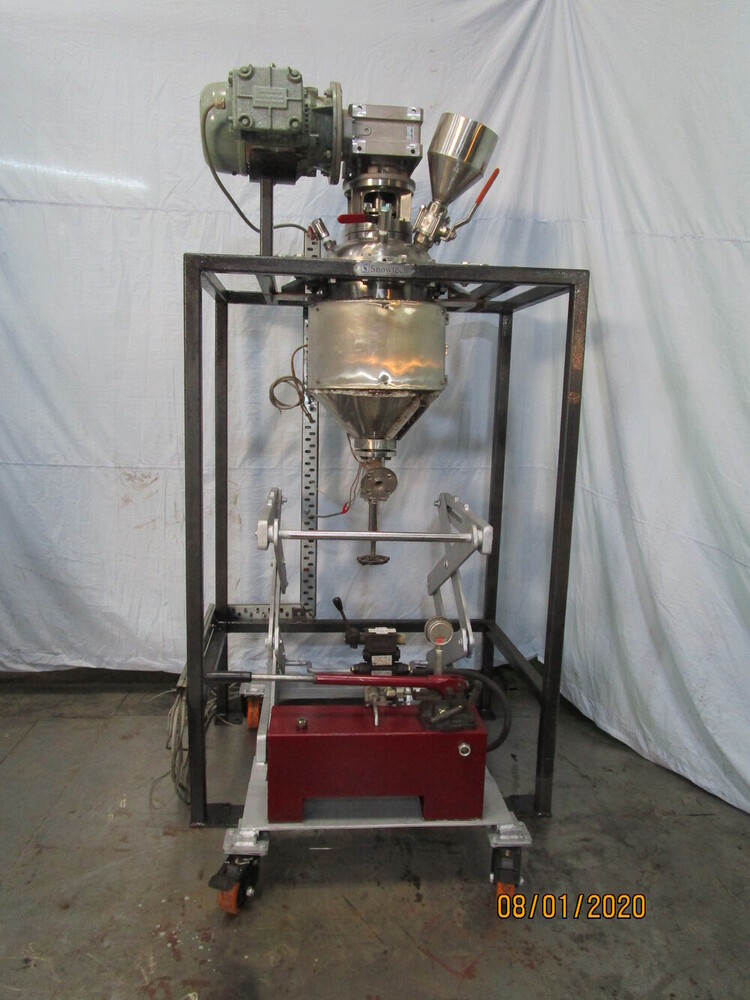 Batch Pilot Reactor Skid With Hydraulic Vessel Lowering System
