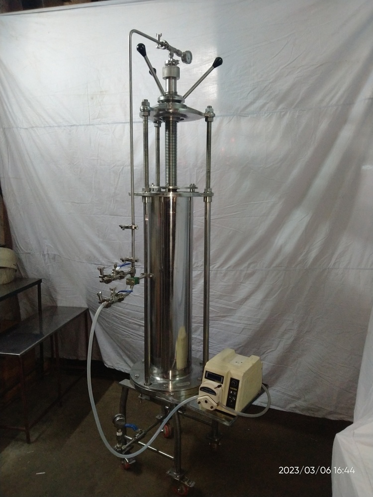 12 Inch Ss Chromatography Column System With Top Adaptor Lifting Arrangment