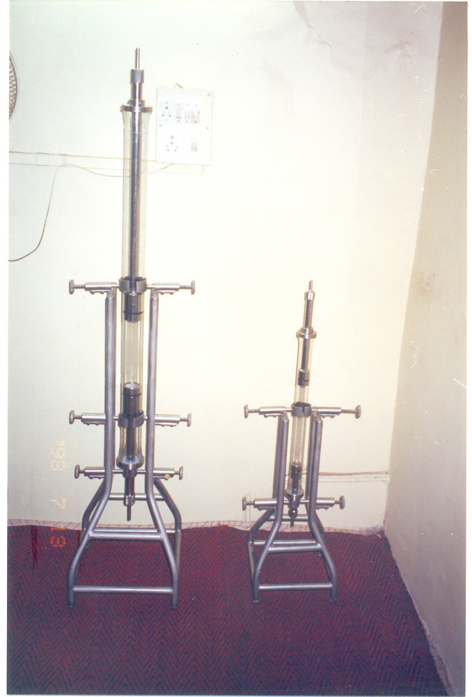 Glass Columns With Ss Adaptors And Mounting Stand