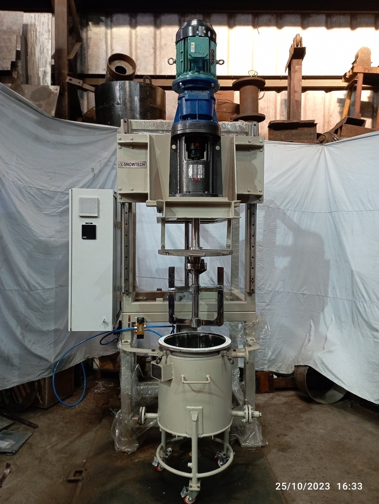 Low Speed Mixer With Lid Pnuematic Lid Lifting Emulsion Service