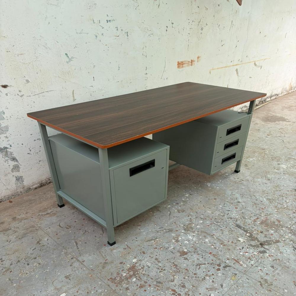 Steel Office Table - Design: Classic