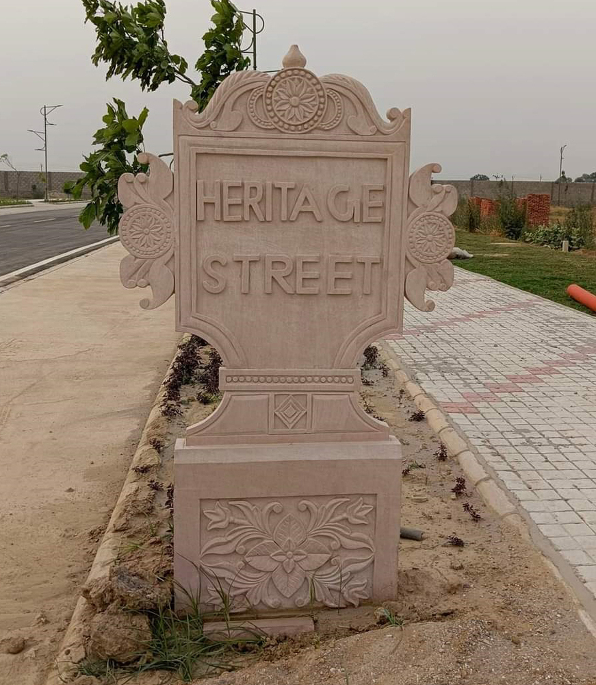 Decorative Sandstone Lamp Post - Color: White