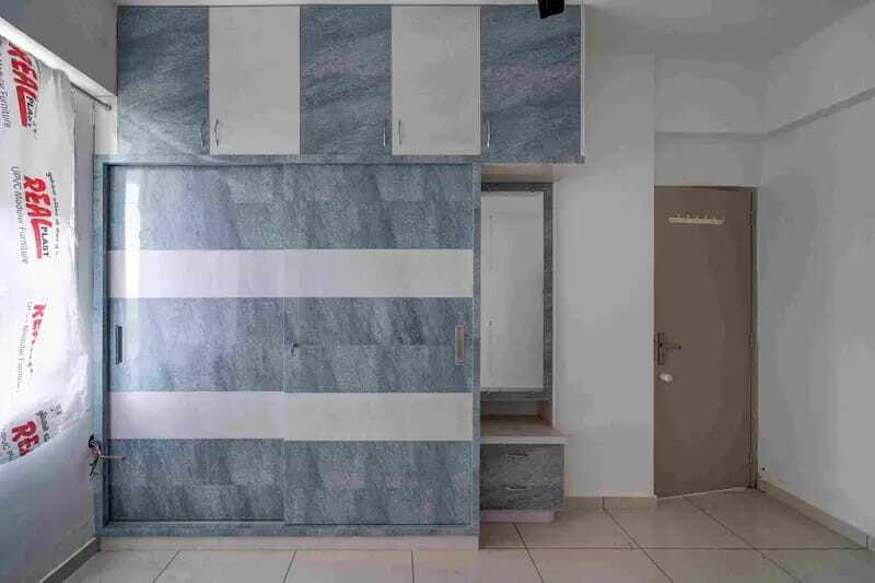 डिजाइनर UPVC स्लाइडिंग वार्डरोब्स
