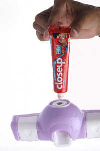 Soft Fiber Mop Cloth Magic Plus Toothpaste Holder - Color: Multicolor