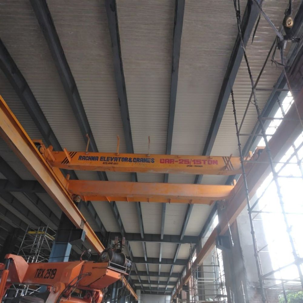 Heavy Duty Eot Crane - Color: Golden Yellow