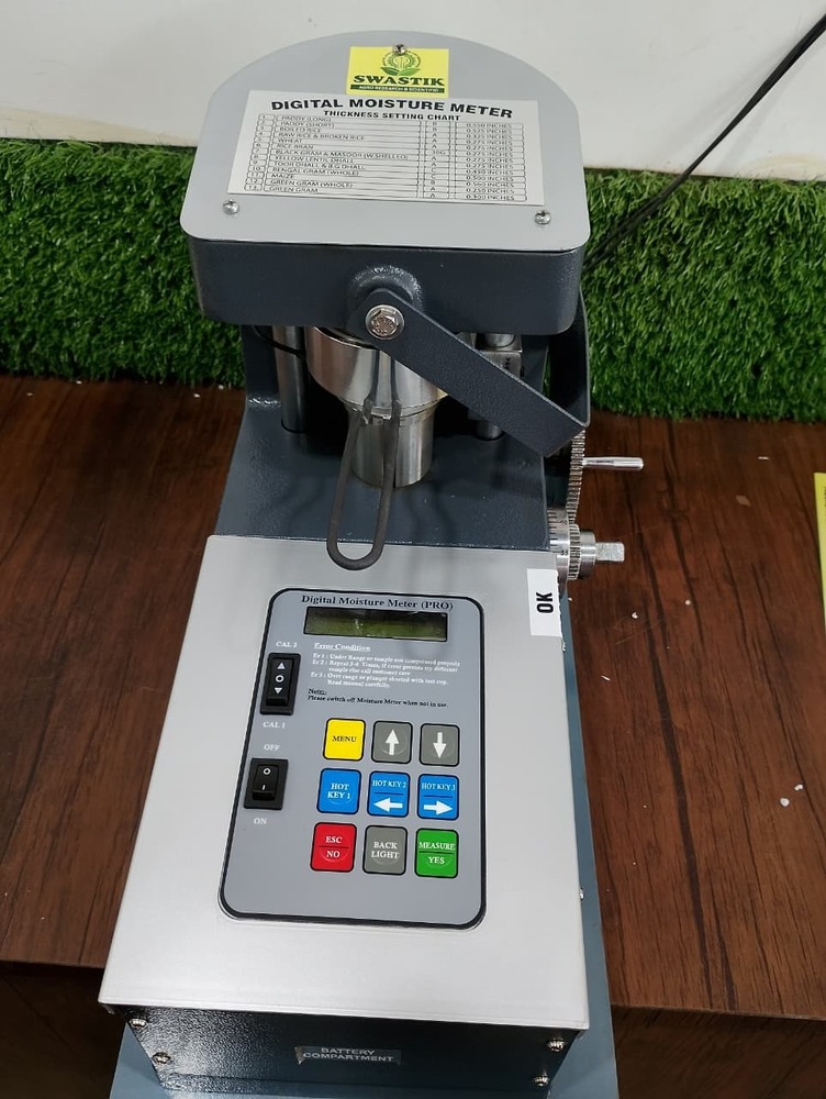 Grain Moisture Meter - Color: Silver