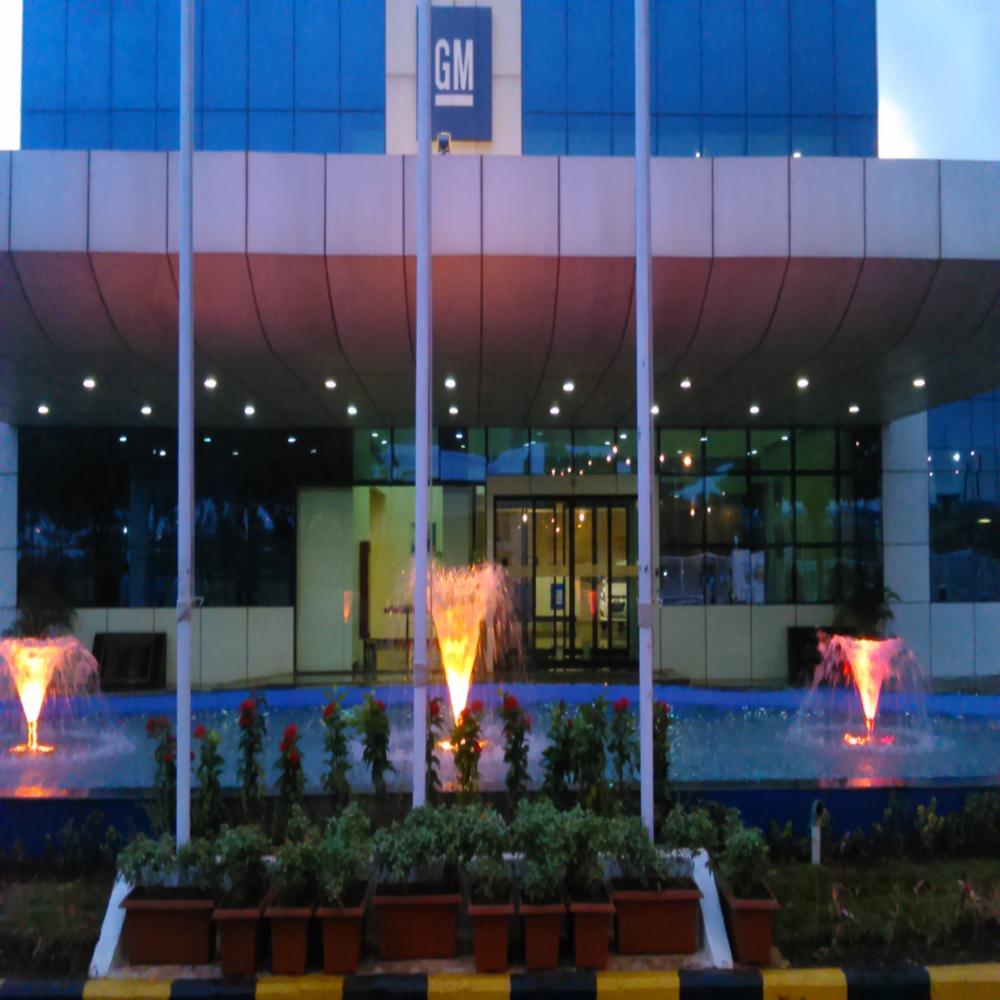 Multiple shape jet water fountain