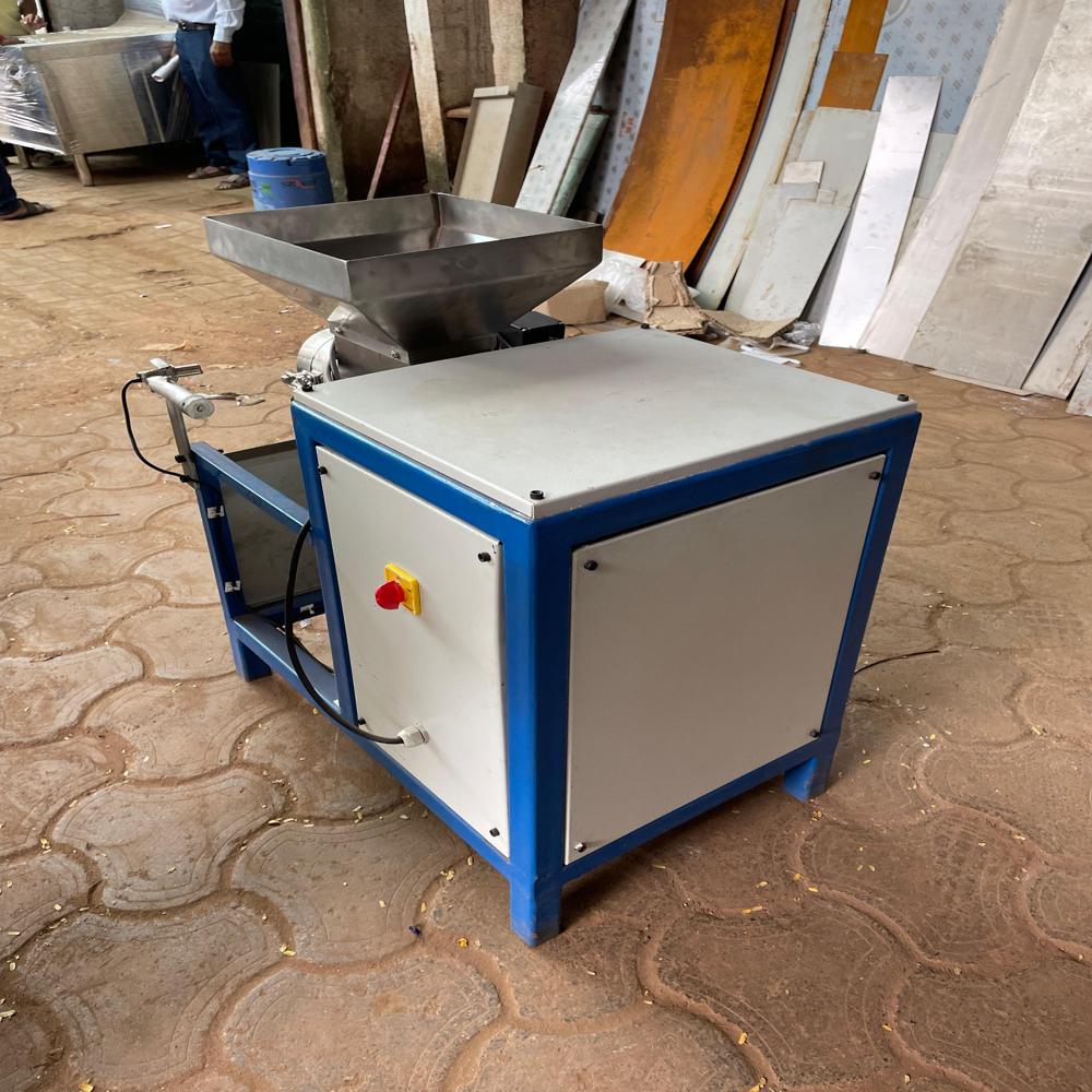 Loya Cutting Machine - Capacity: 4000 Pcs/hr
