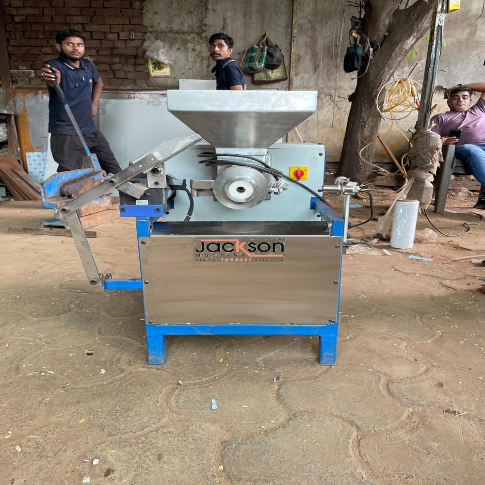 Loya Cutting Machine - Capacity: 4000 Pcs/hr