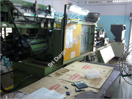 Plastic Injection Moulding Machine