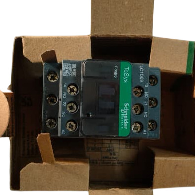 LC1D9 9amp 240 volt Schneider Contactor