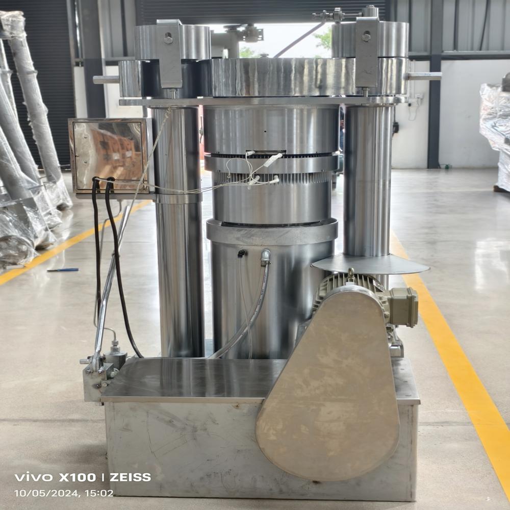 ALMOND COLD PRESS OIL MACHINE