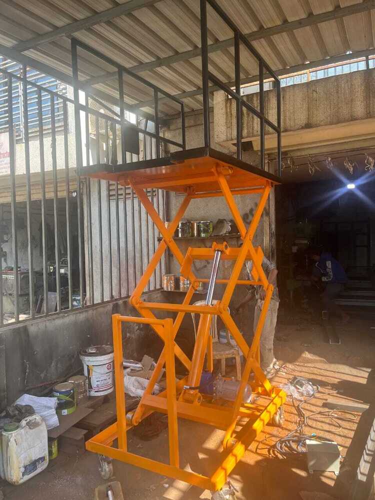 Electric Scissor Lift Table - Capacity: 230-450 Kg