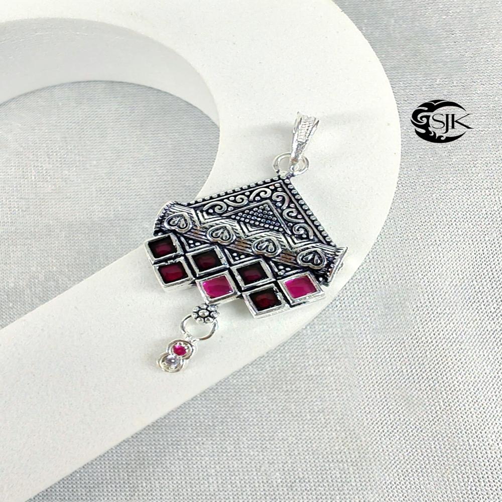 Ladies Pendent