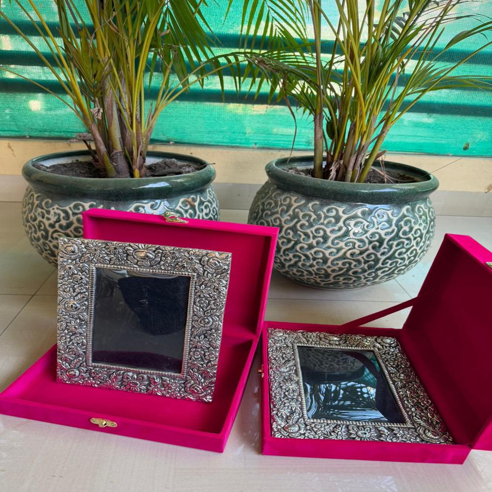 Beautiful new design intricate carving look frame