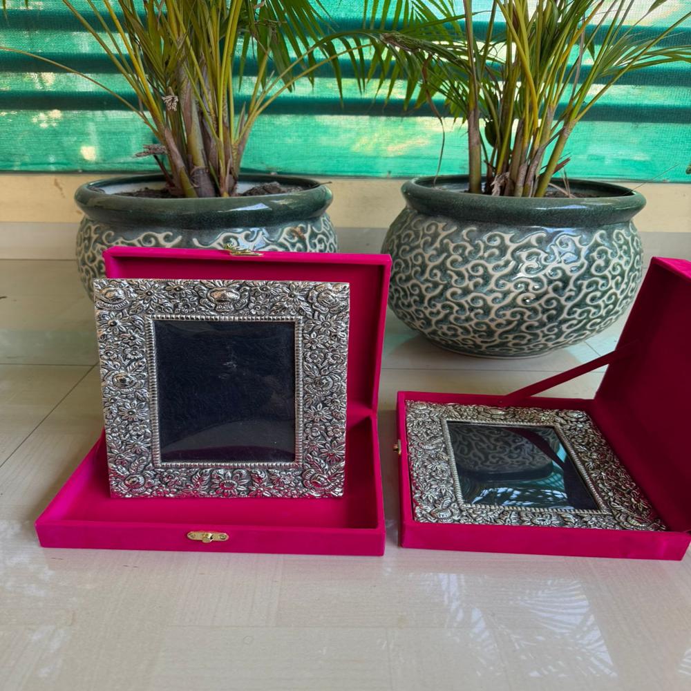 Beautiful new design intricate carving look frame