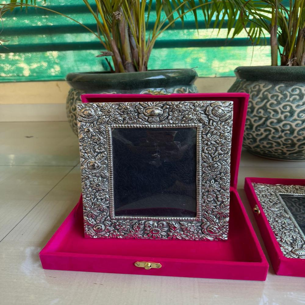 Beautiful new design intricate carving look frame