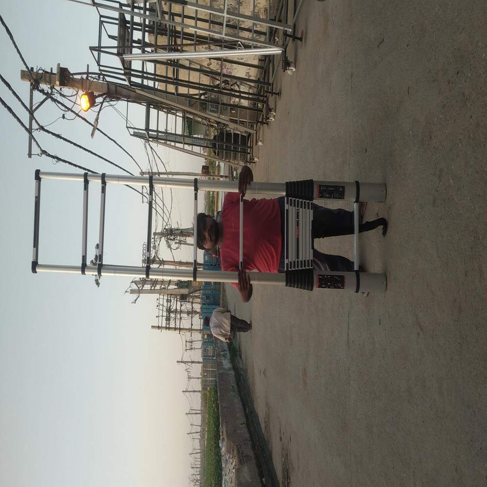 Aluminim telescopic ladder