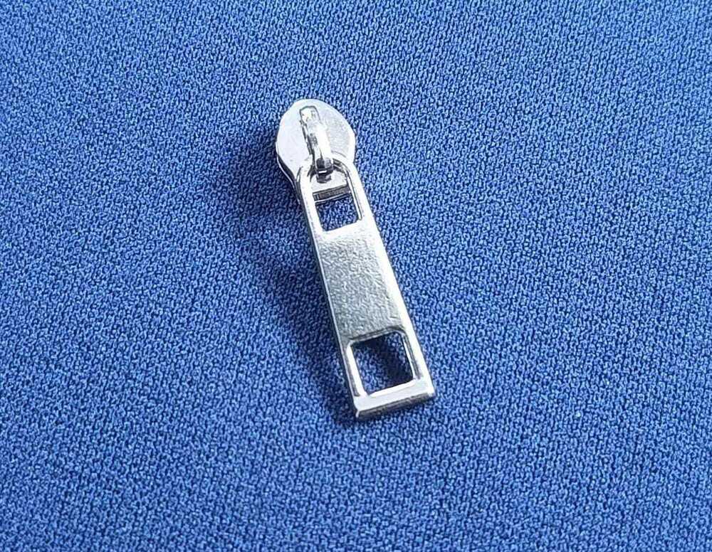 S50 (Micro)  0.5 Zipper Puller