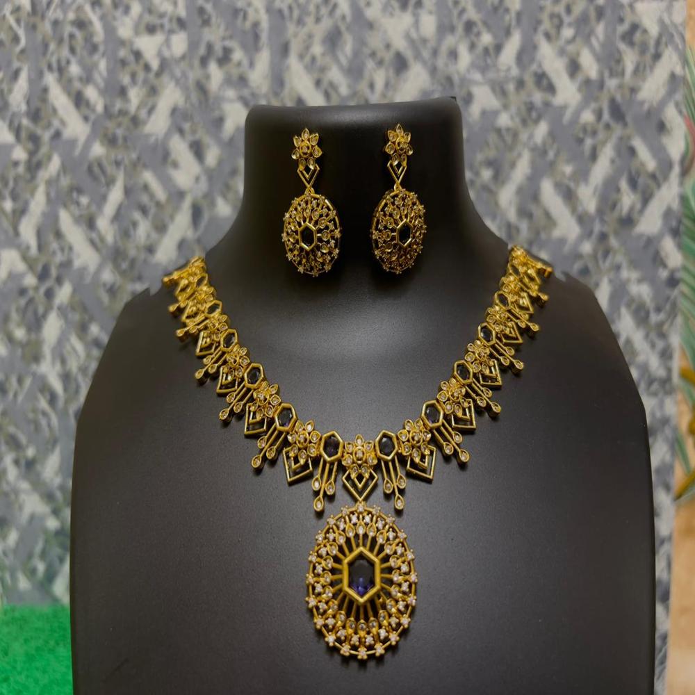 Royal Antique Crystal Necklace Set - Gender: Women