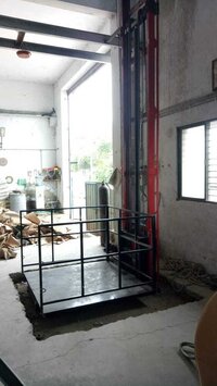 LMI Hydraulic Goods Lift